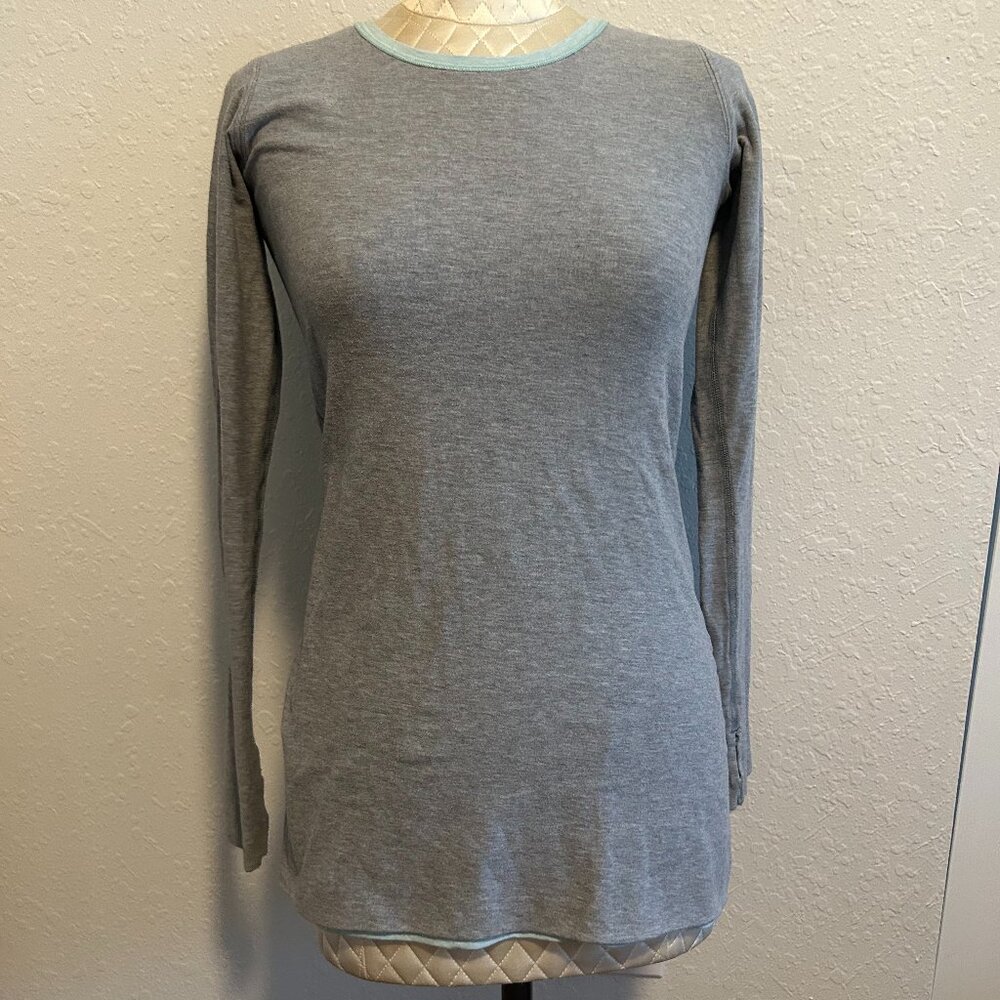 Lululemon Reversible Womens T-Shirt Top Crewneck Long Sleeve Gray Blue, Size 6